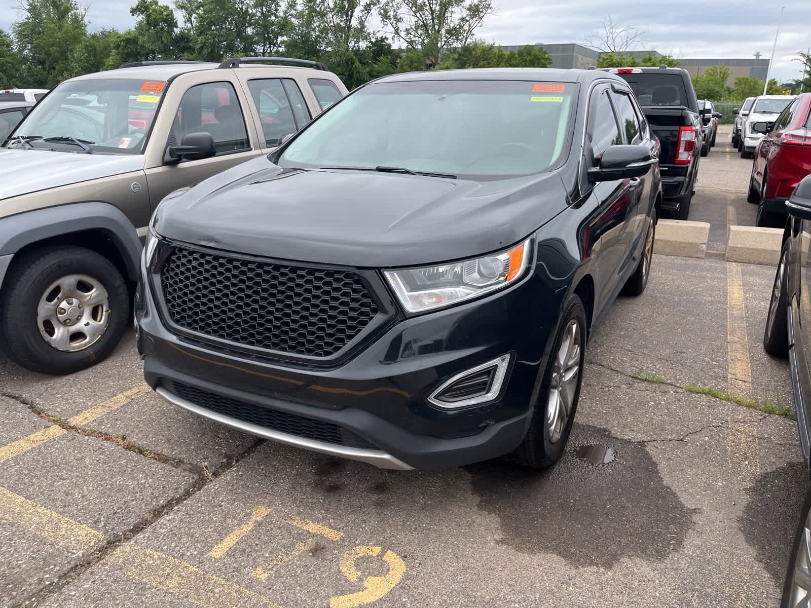 Thumbnail: 2015 Ford Edge - 2