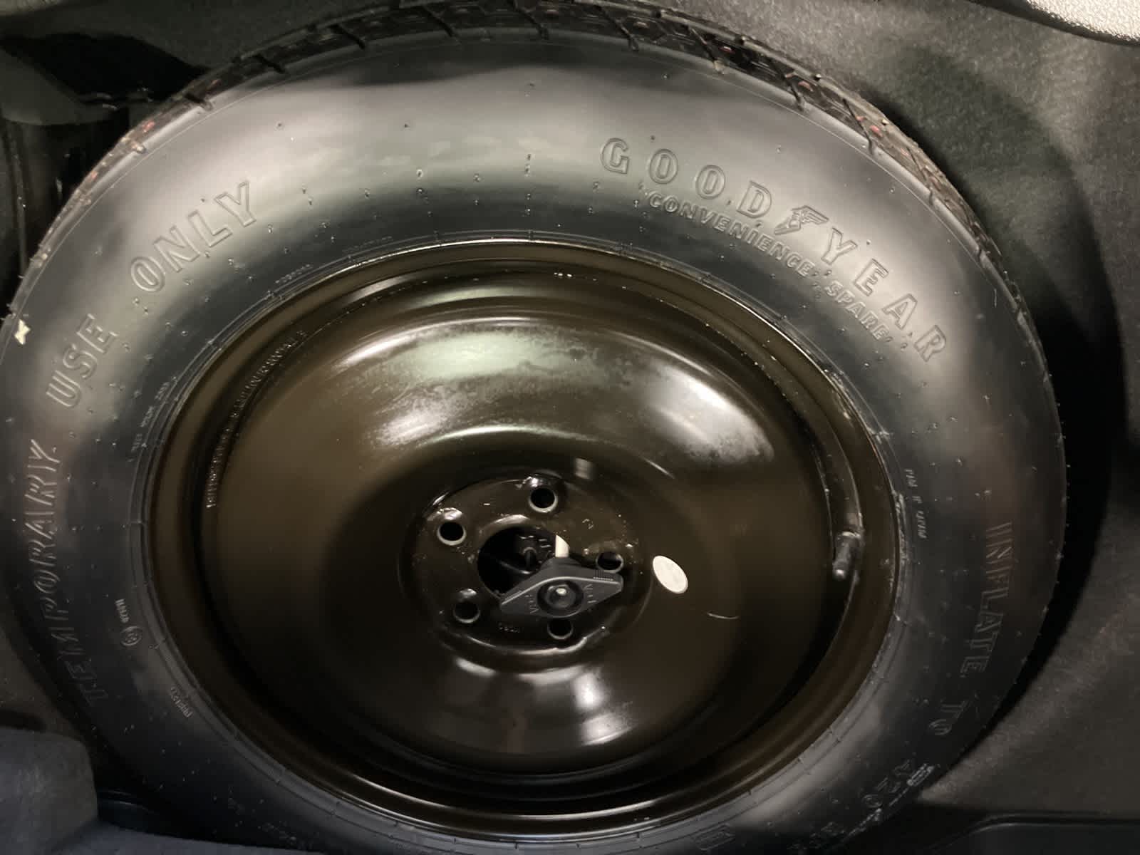 Thumbnail: 2020 Jeep Cherokee - 32