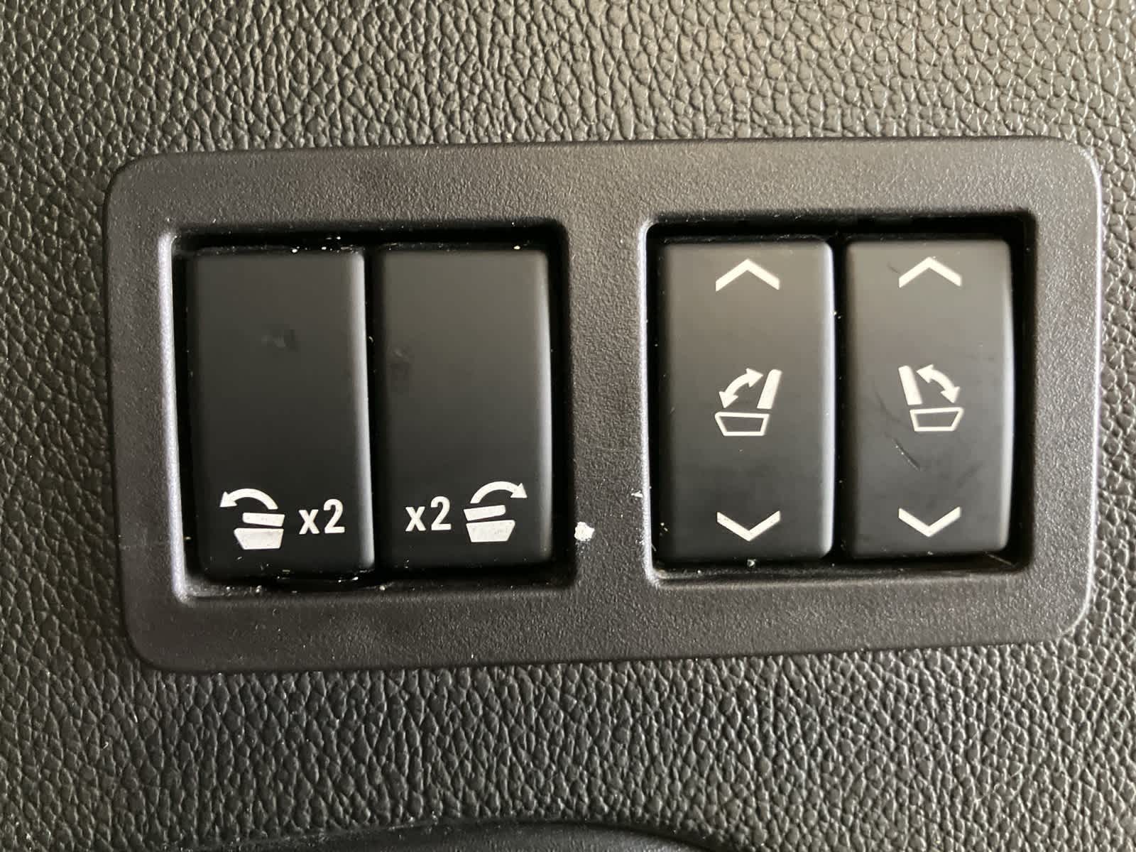 Thumbnail: 2017 Cadillac Escalade - 34