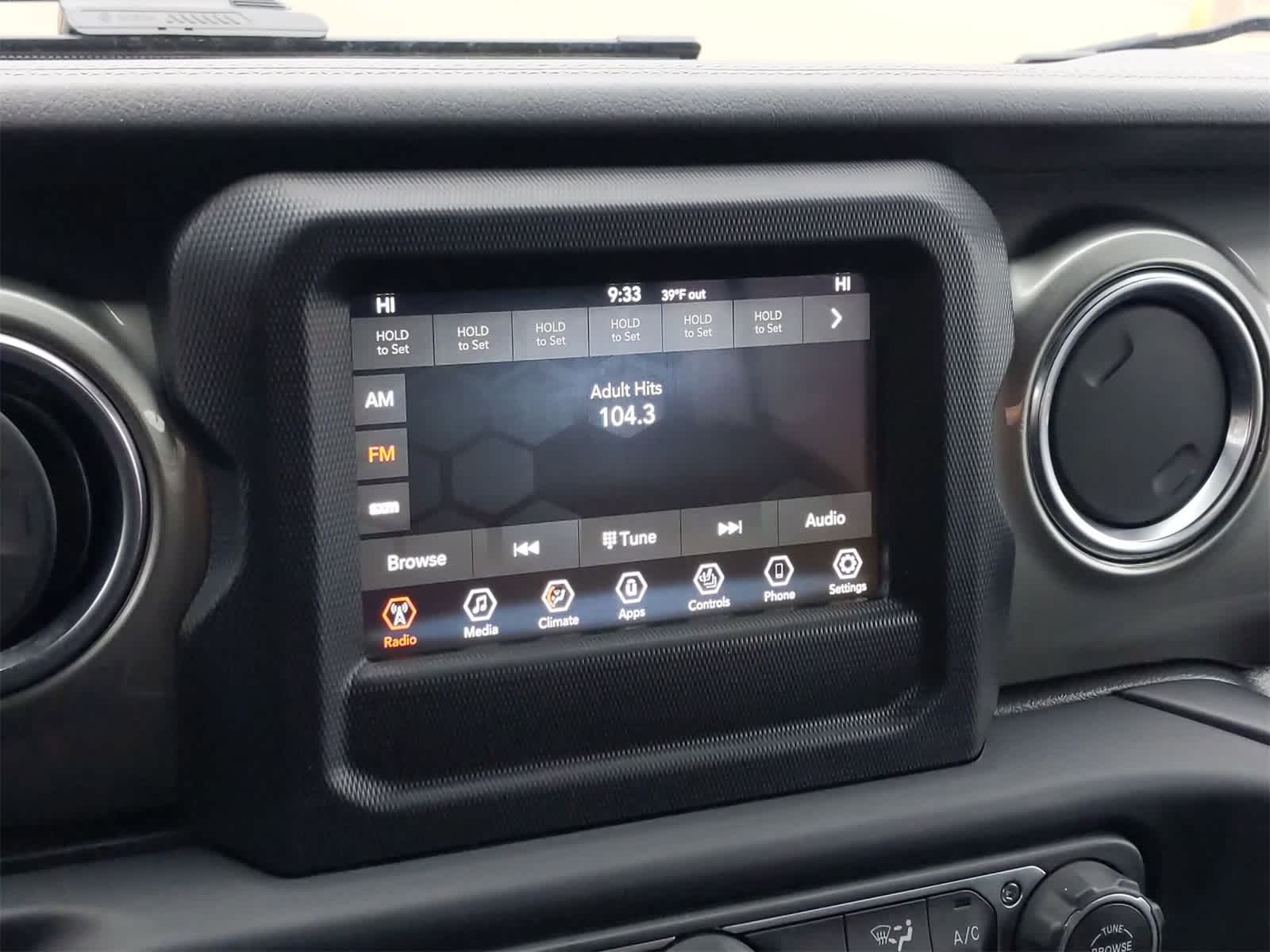 2019 Jeep Wrangler Unlimited Sahara 27