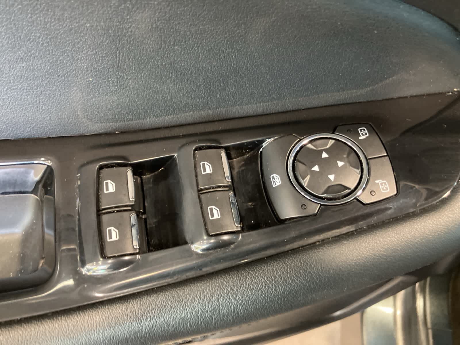 Thumbnail: 2019 Ford Edge - 15