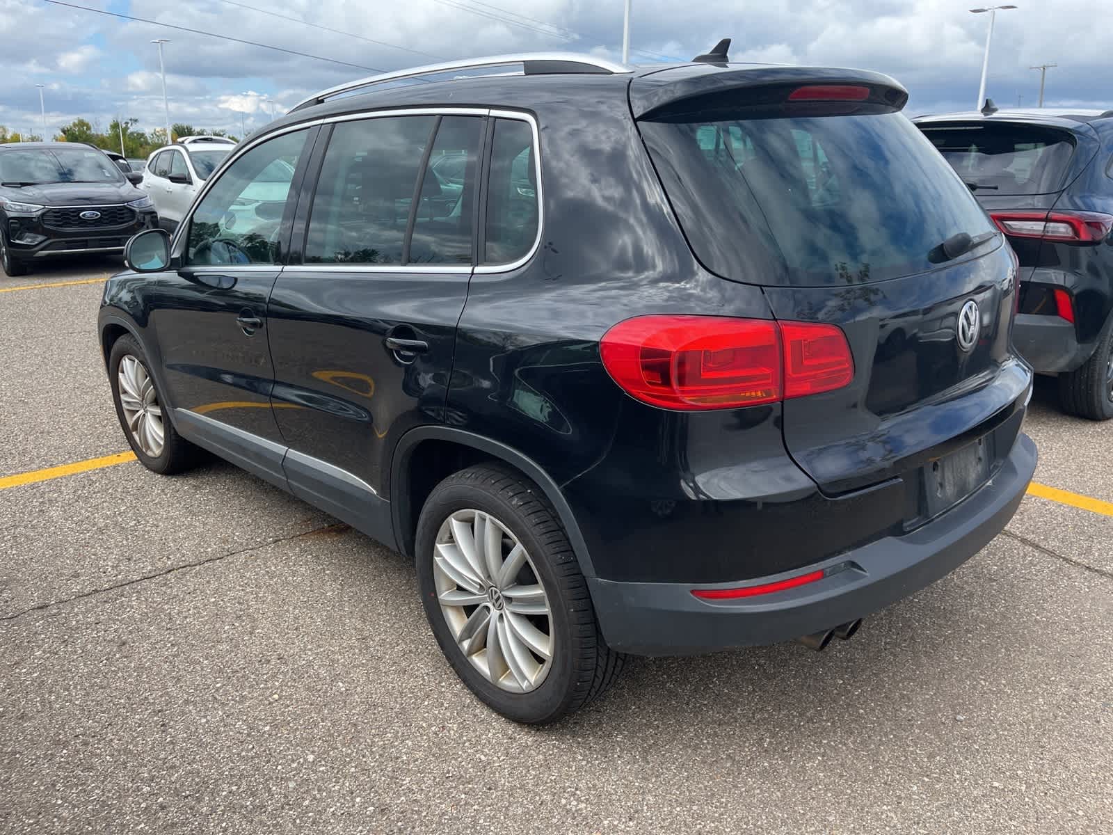 Thumbnail: 2013 Volkswagen Tiguan - 8