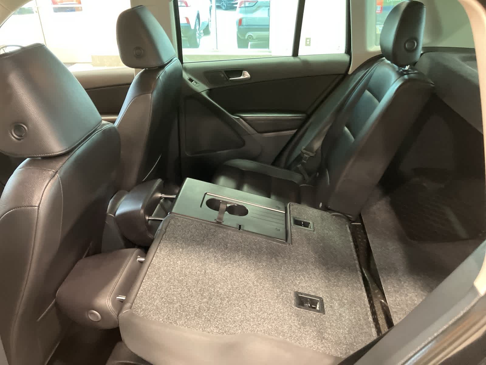 Thumbnail: 2013 Volkswagen Tiguan - 24