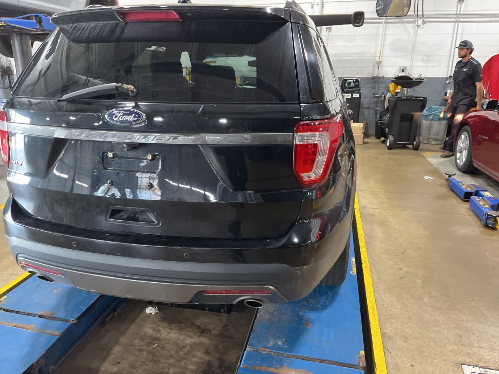 Thumbnail: 2017 Ford Explorer - 14