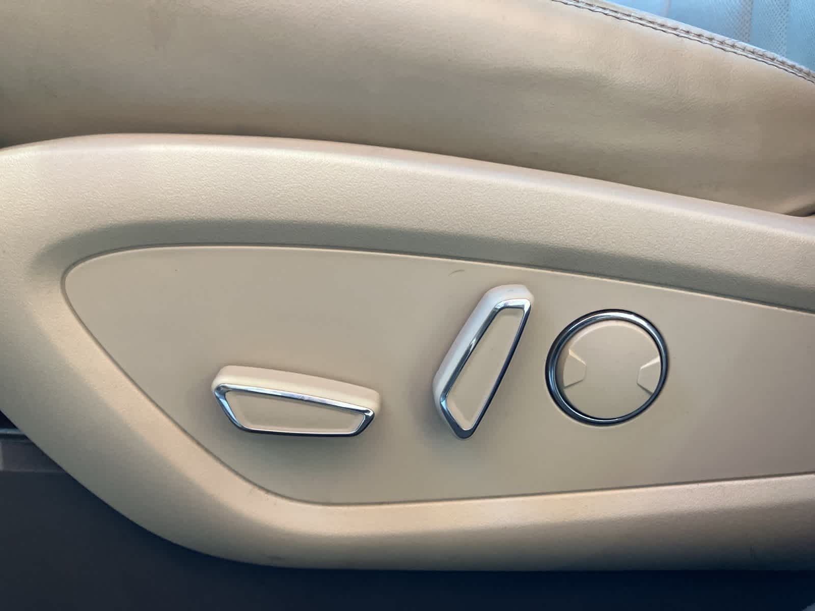 Thumbnail: 2016 Lincoln MKX - 13