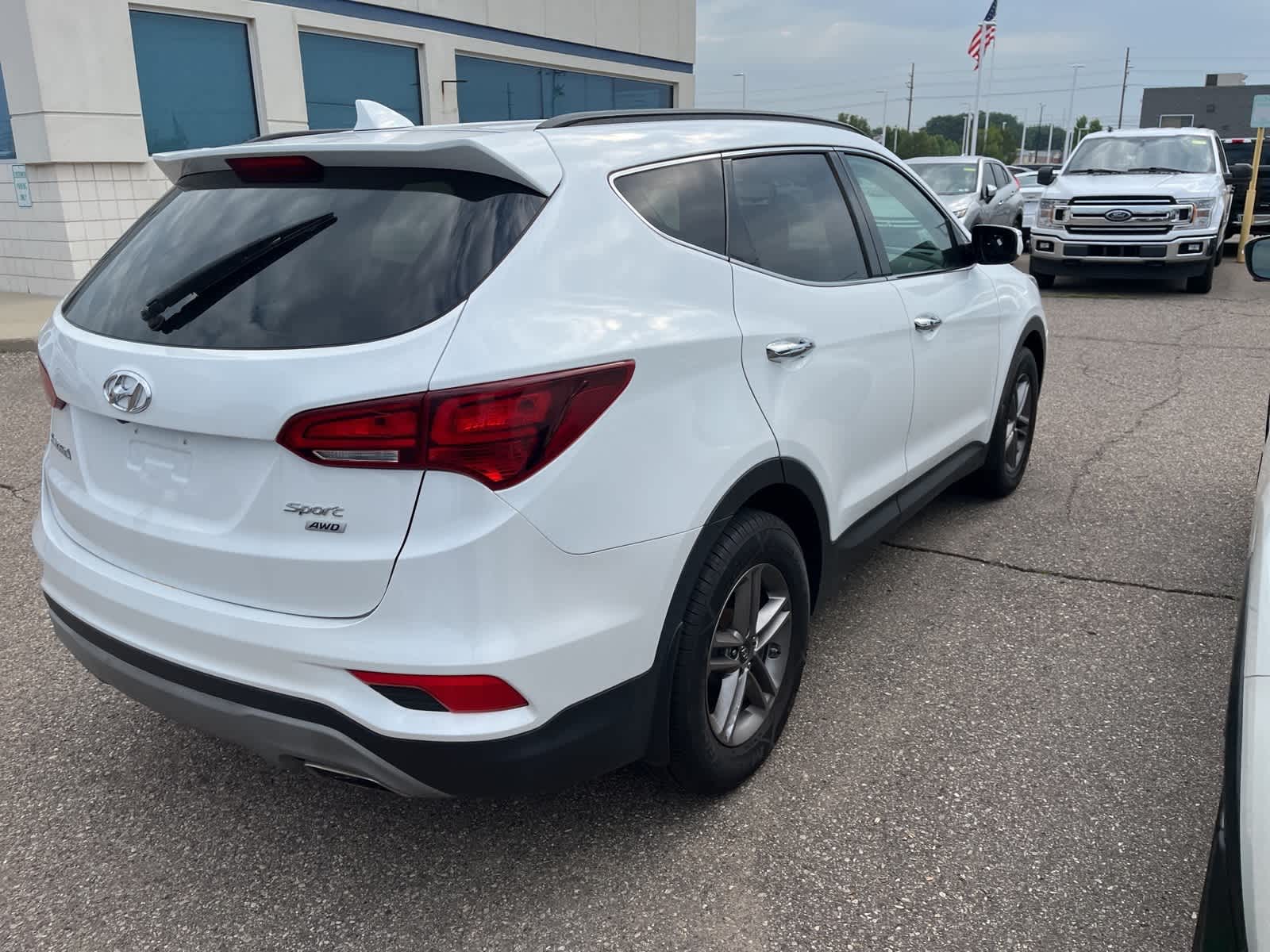 Thumbnail: 2018 Hyundai Santa Fe - 11