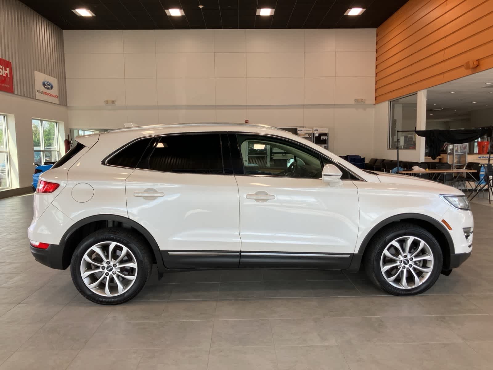 Thumbnail: 2016 Lincoln MKC - 4