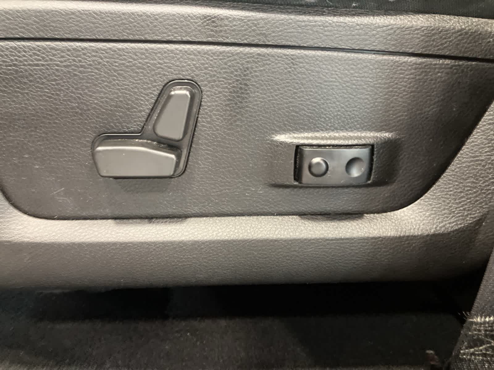 Thumbnail: 2021 RAM 1500 Classic - 12