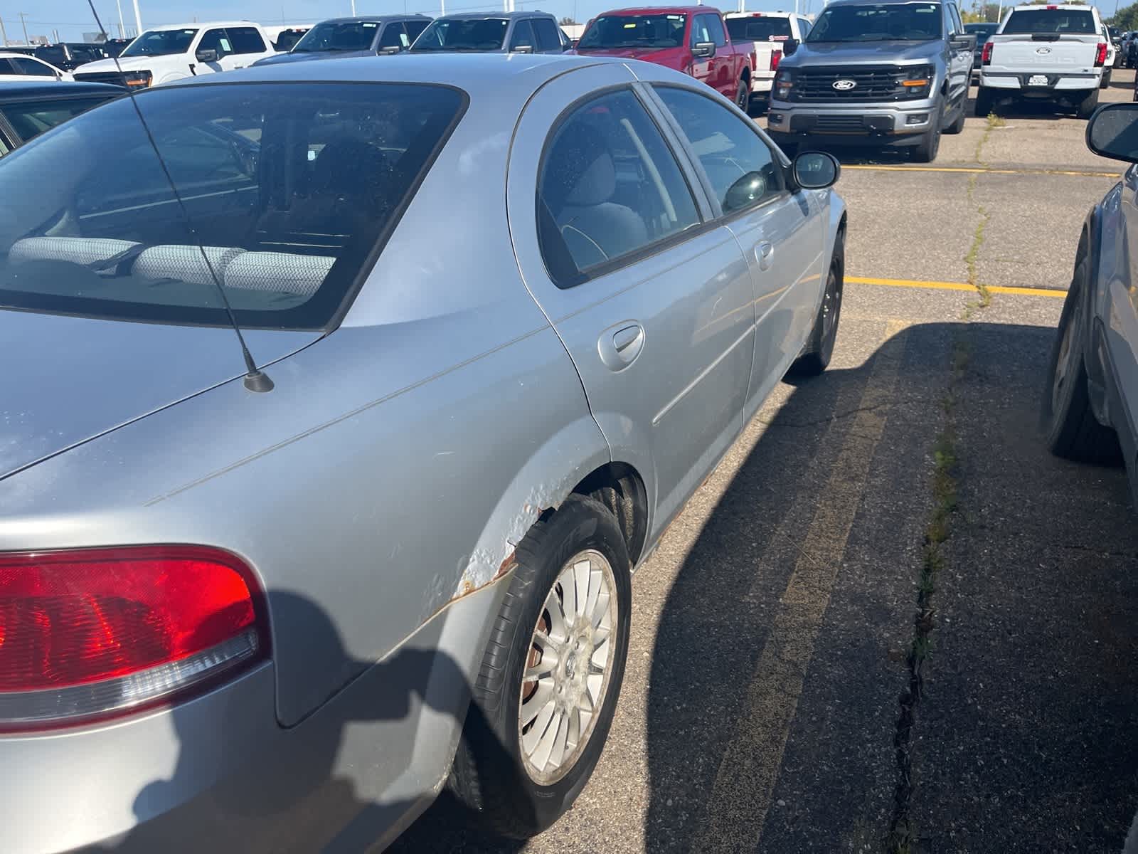 Thumbnail: 2005 Chrysler Sebring - 12