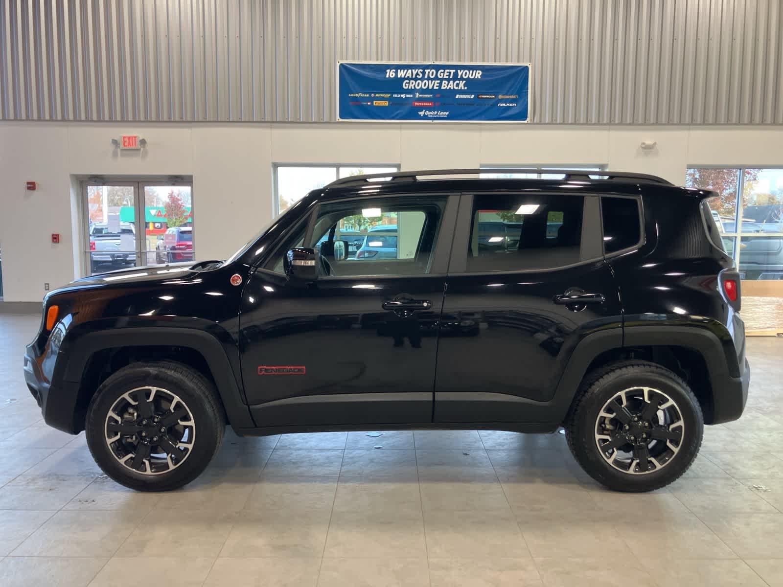 Thumbnail: 2023 Jeep Renegade - 8