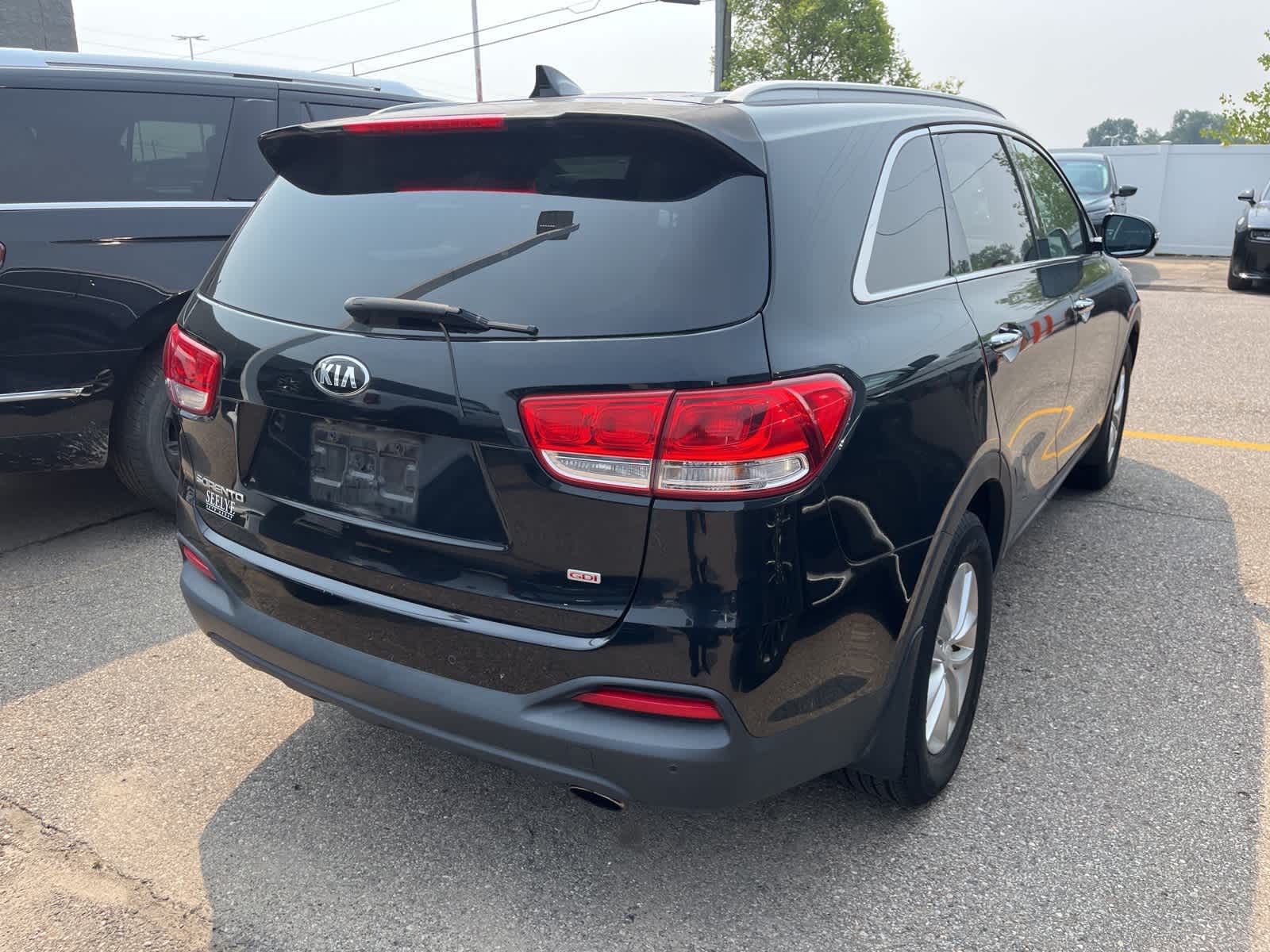 Thumbnail: 2016 Kia Sorento - 12