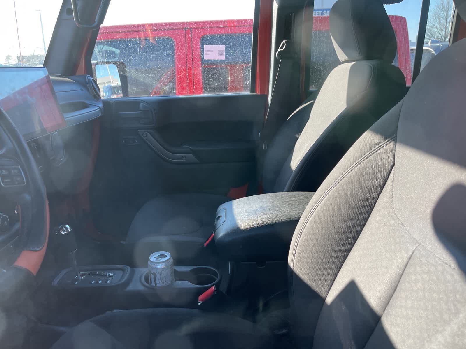 Thumbnail: 2015 Jeep Wrangler - 23