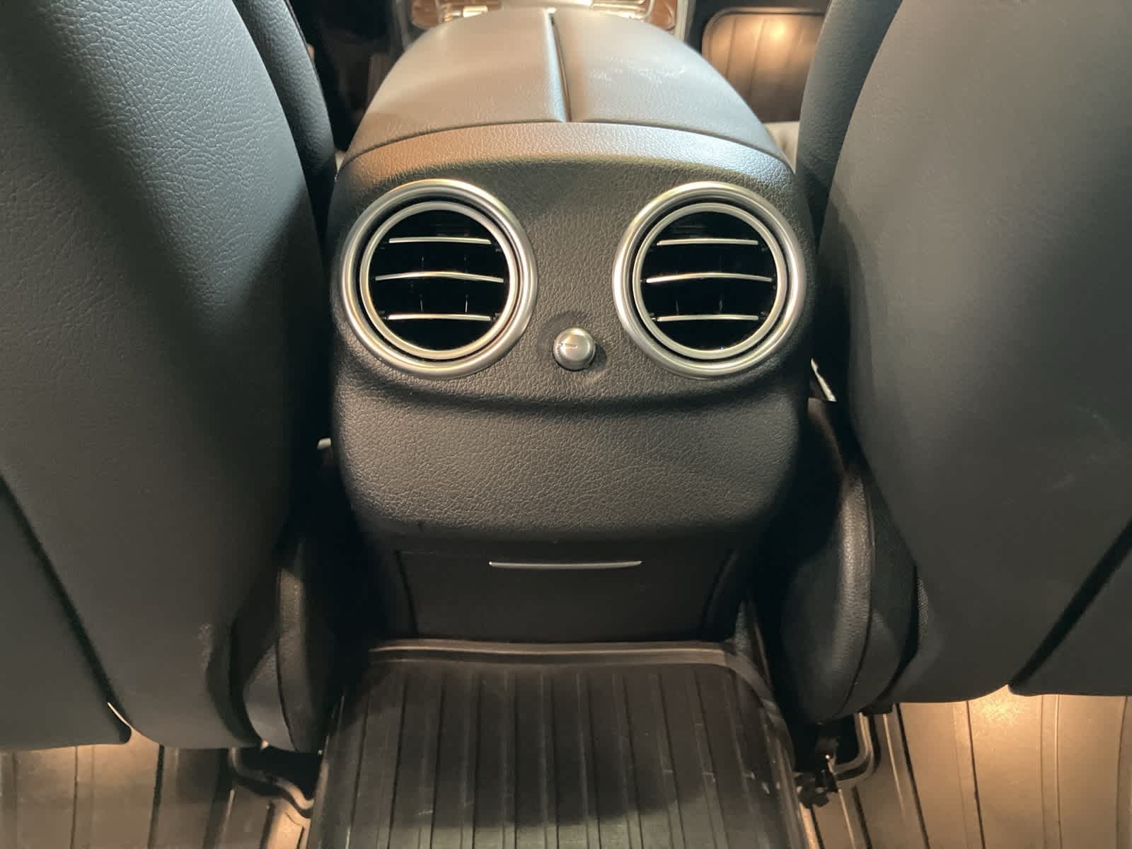 Thumbnail: 2022 Mercedes-Benz E-Class - 28