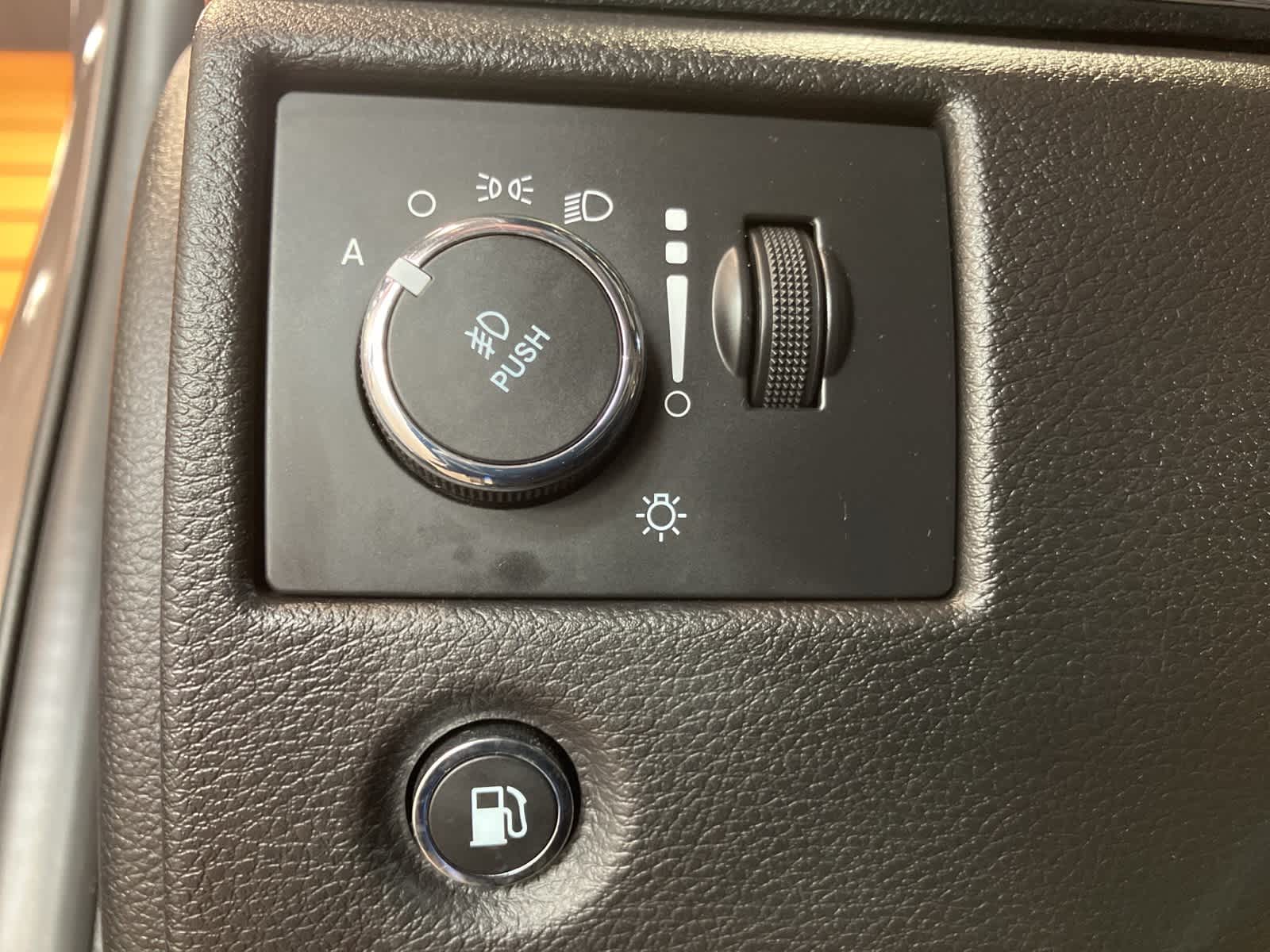 Thumbnail: 2021 Jeep Grand Cherokee - 17