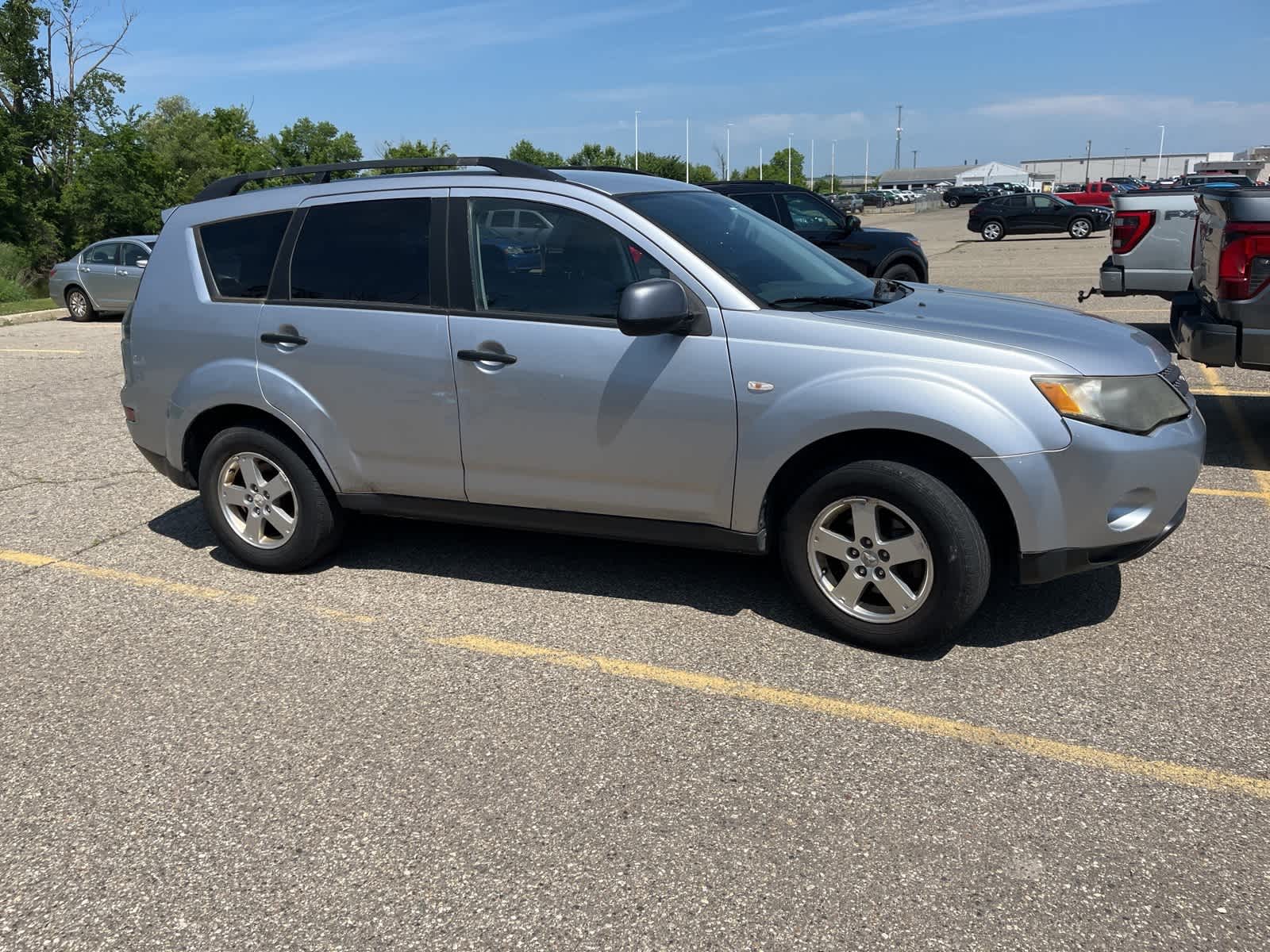 Thumbnail: 2007 Mitsubishi Outlander - 13