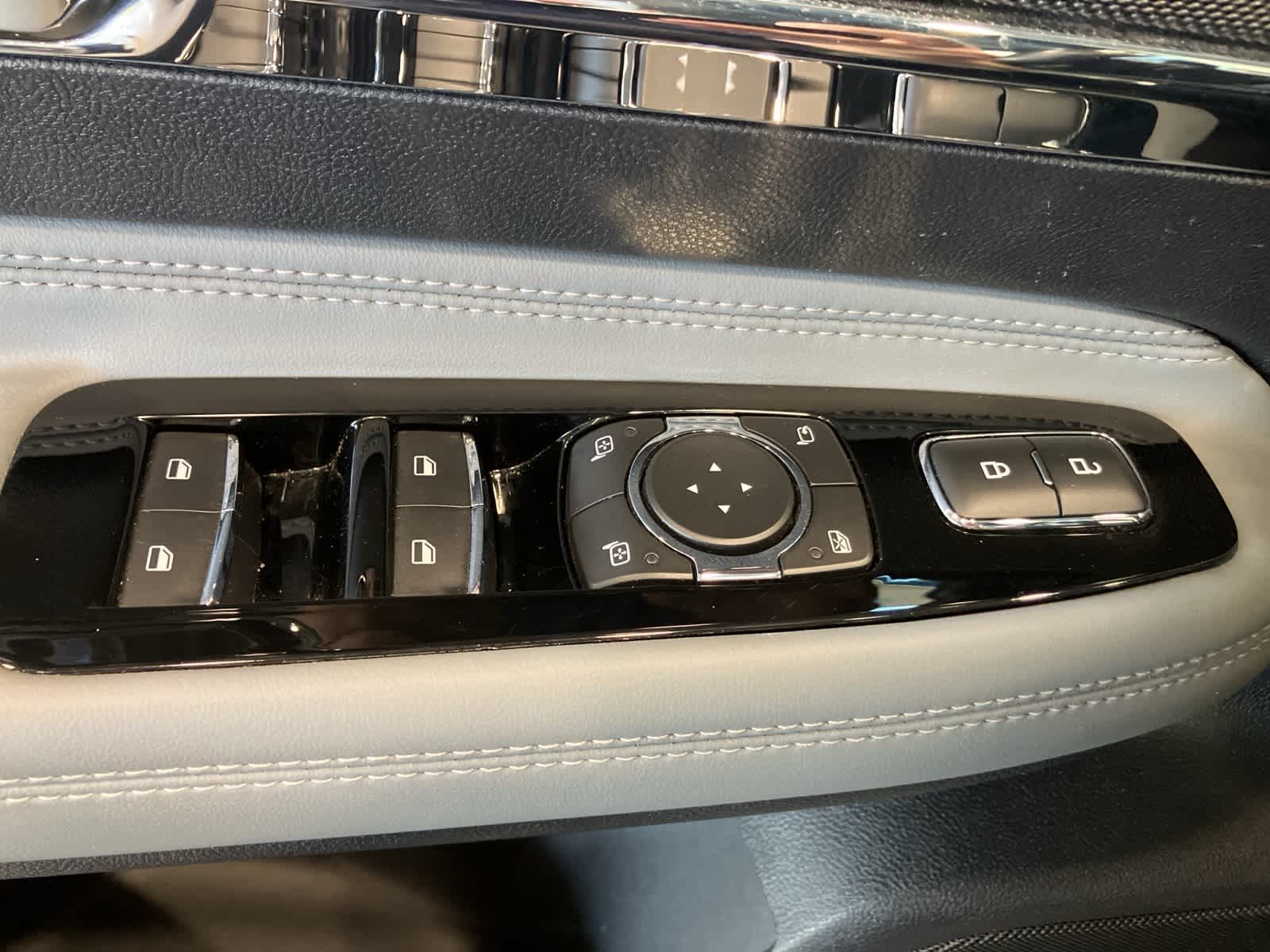 Thumbnail: 2022 Lincoln Corsair - 15