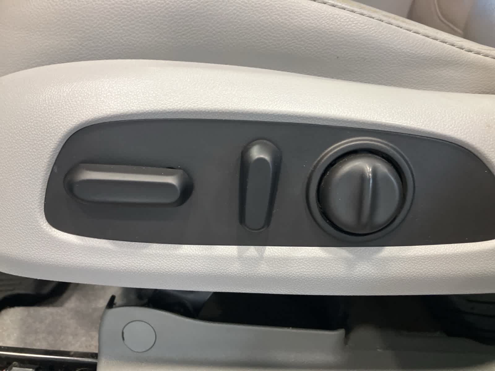 Thumbnail: 2017 GMC Acadia - 13