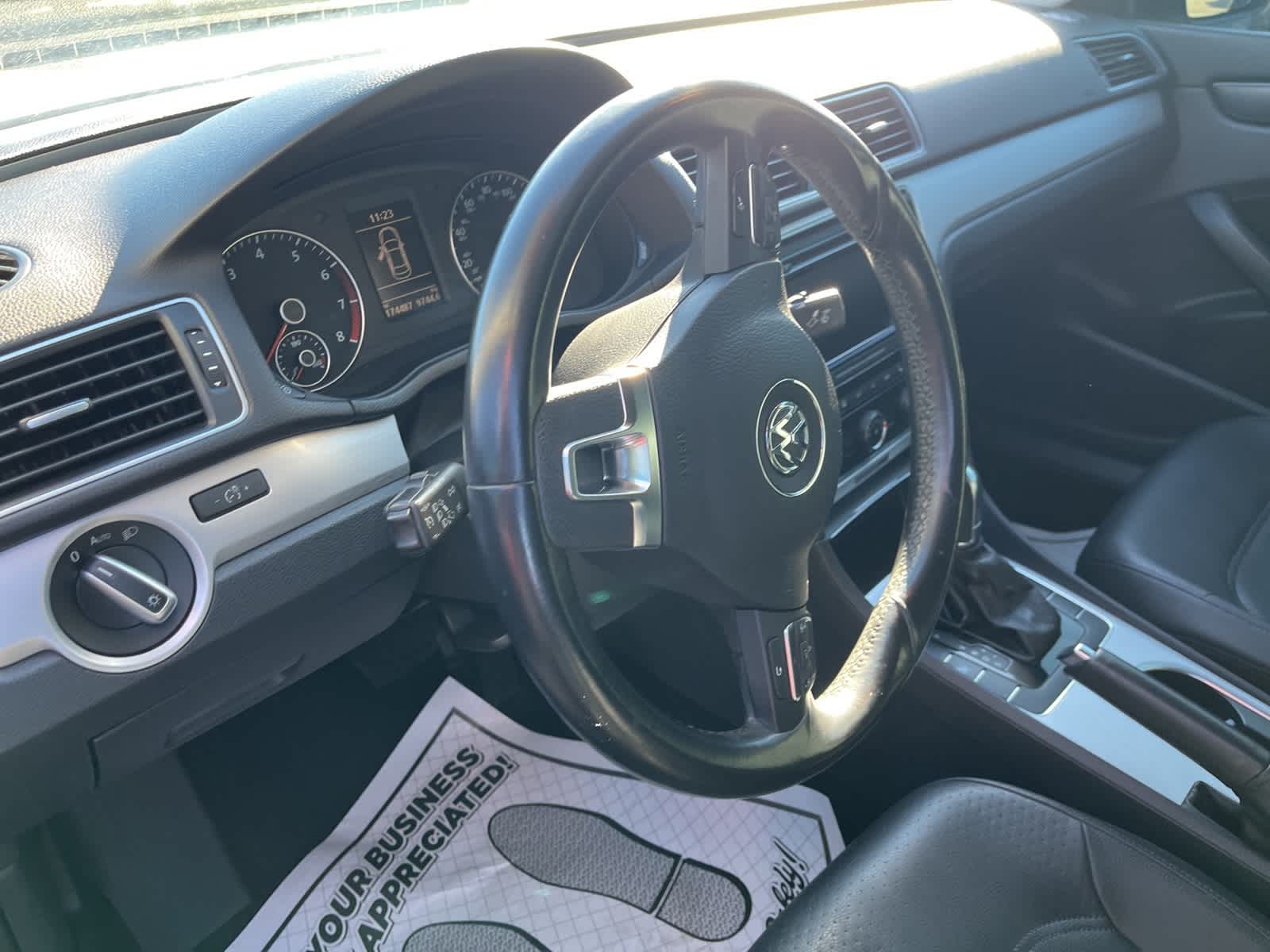 Thumbnail: 2013 Volkswagen Passat - 28