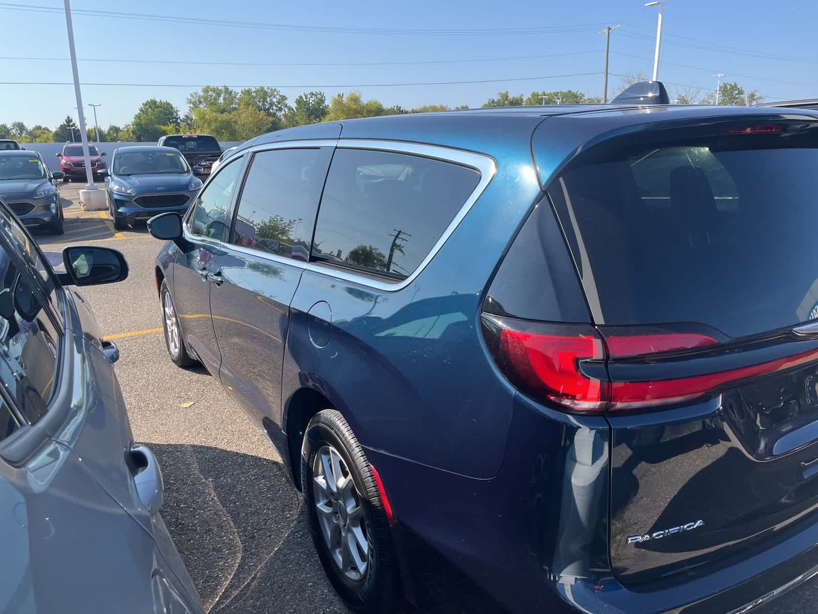 Thumbnail: 2024 Chrysler Pacifica - 10