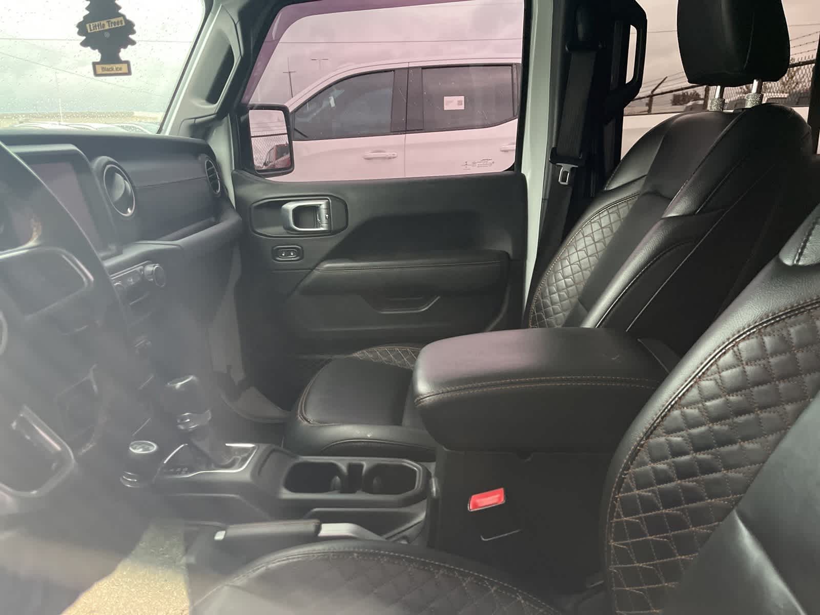 Thumbnail: 2021 Jeep Wrangler - 23