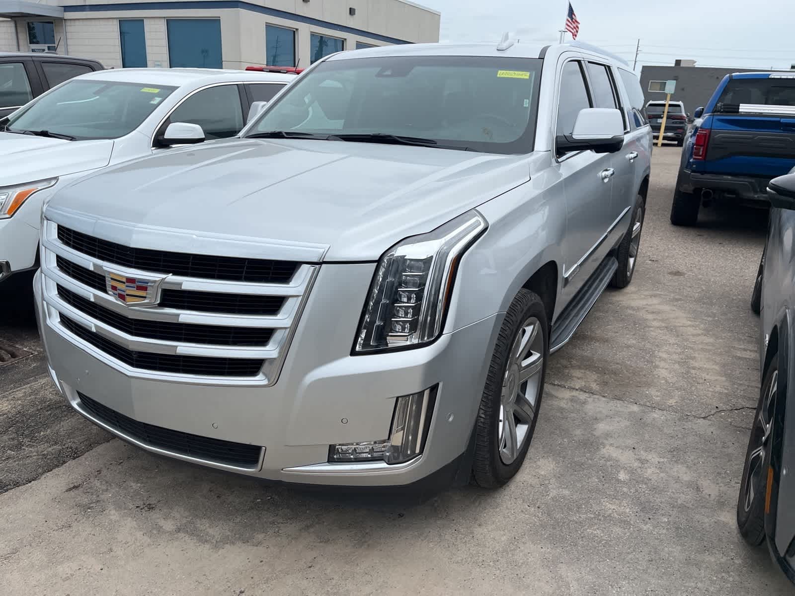 Thumbnail: 2020 Cadillac Escalade - 2