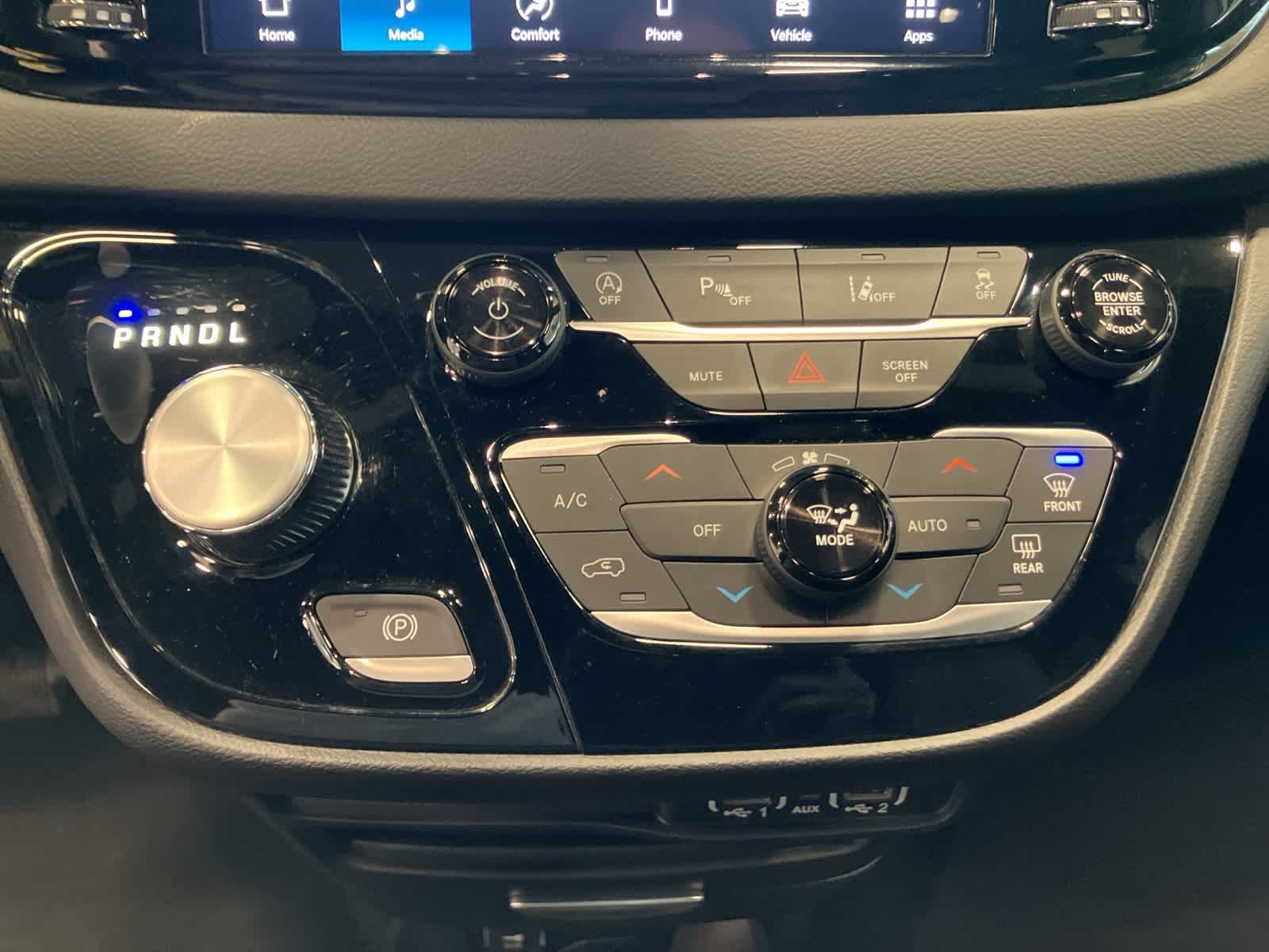 Thumbnail: 2025 Chrysler Pacifica - 21