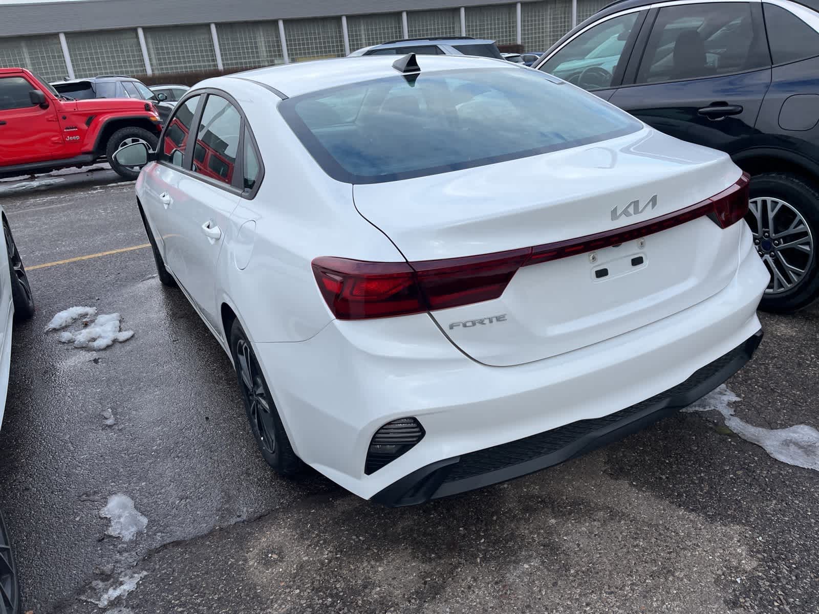 Thumbnail: 2024 Kia Forte - 9