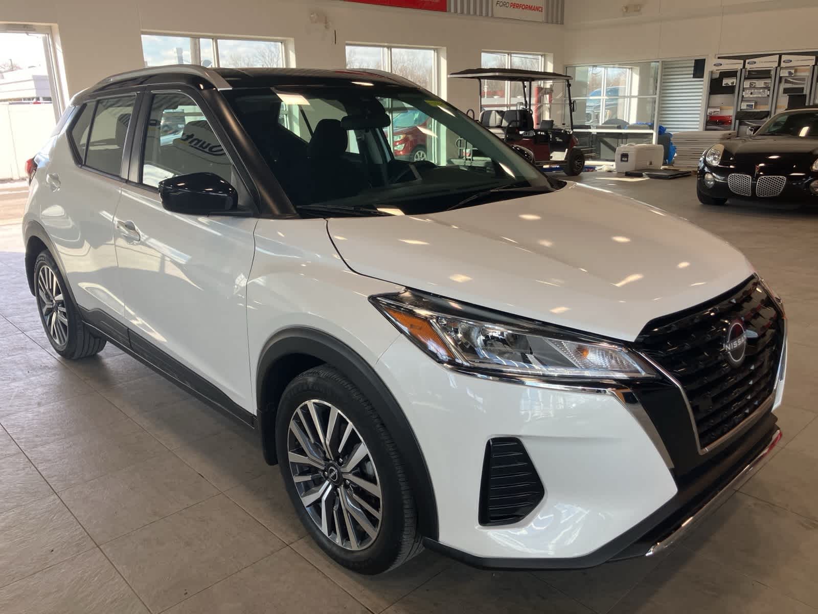 Thumbnail: 2023 Nissan Kicks - 3