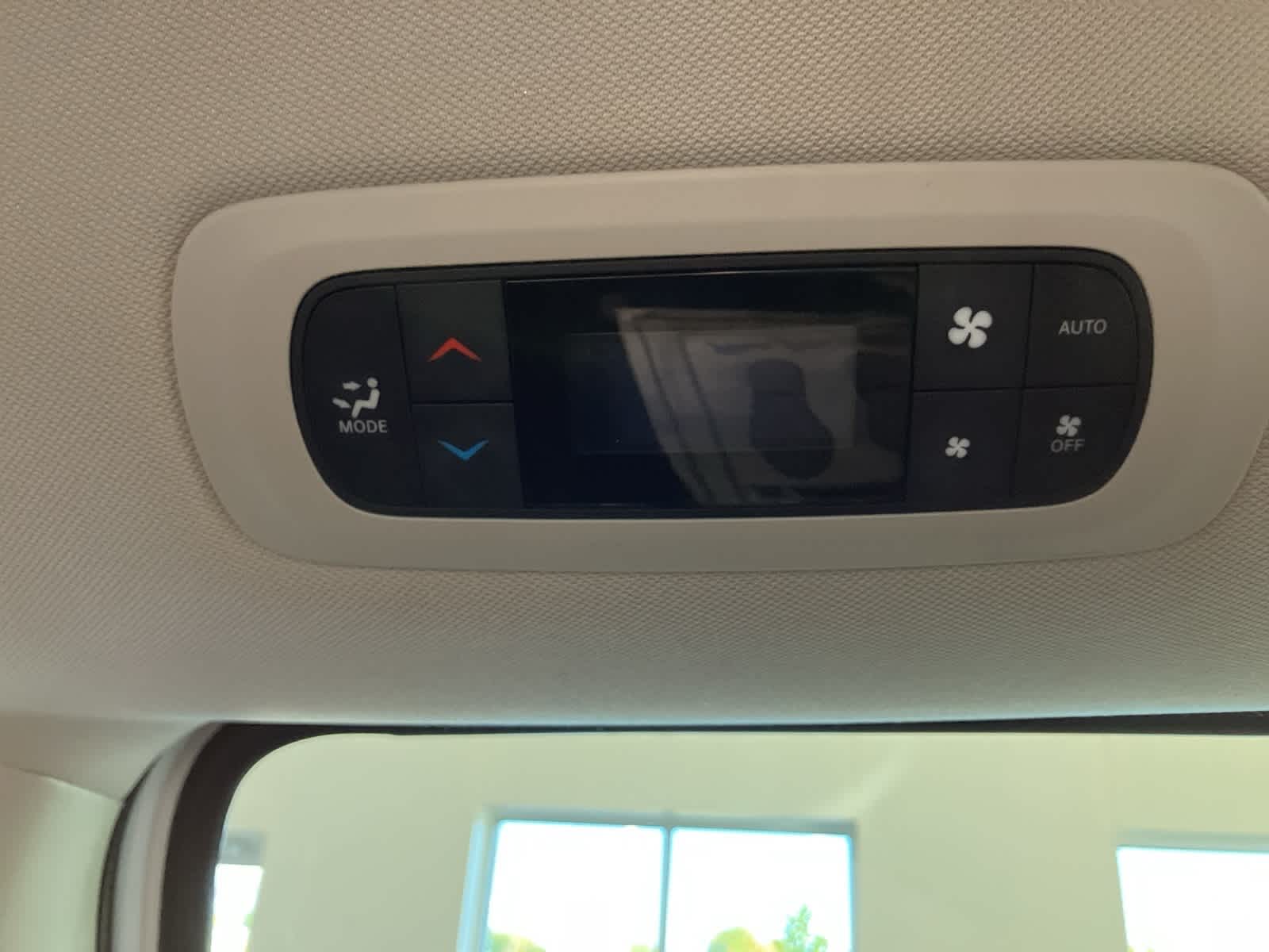 Thumbnail: 2022 Chrysler Pacifica - 29