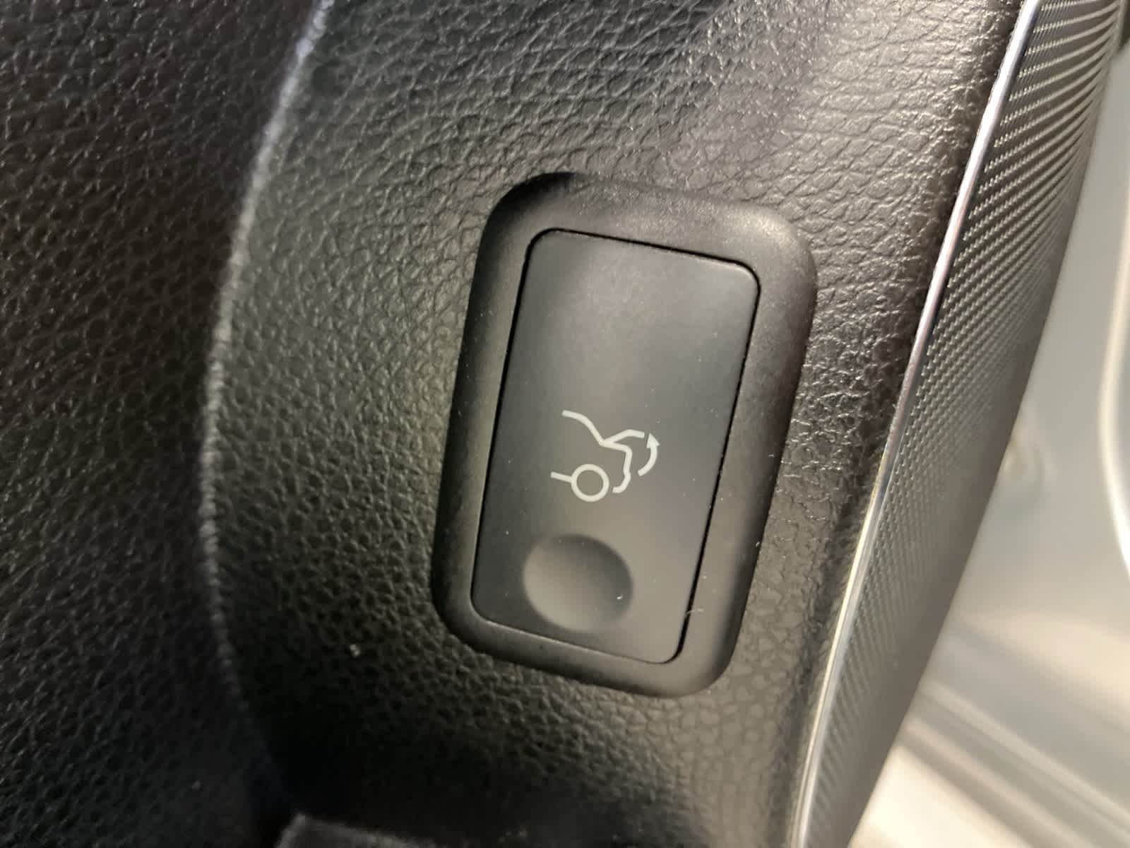 Thumbnail: 2008 Mercedes-Benz C-Class - 14