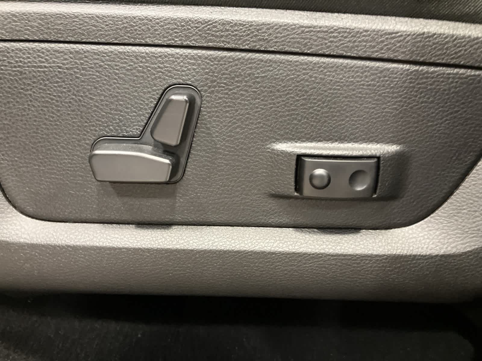 Thumbnail: 2023 RAM 1500 Classic - 11