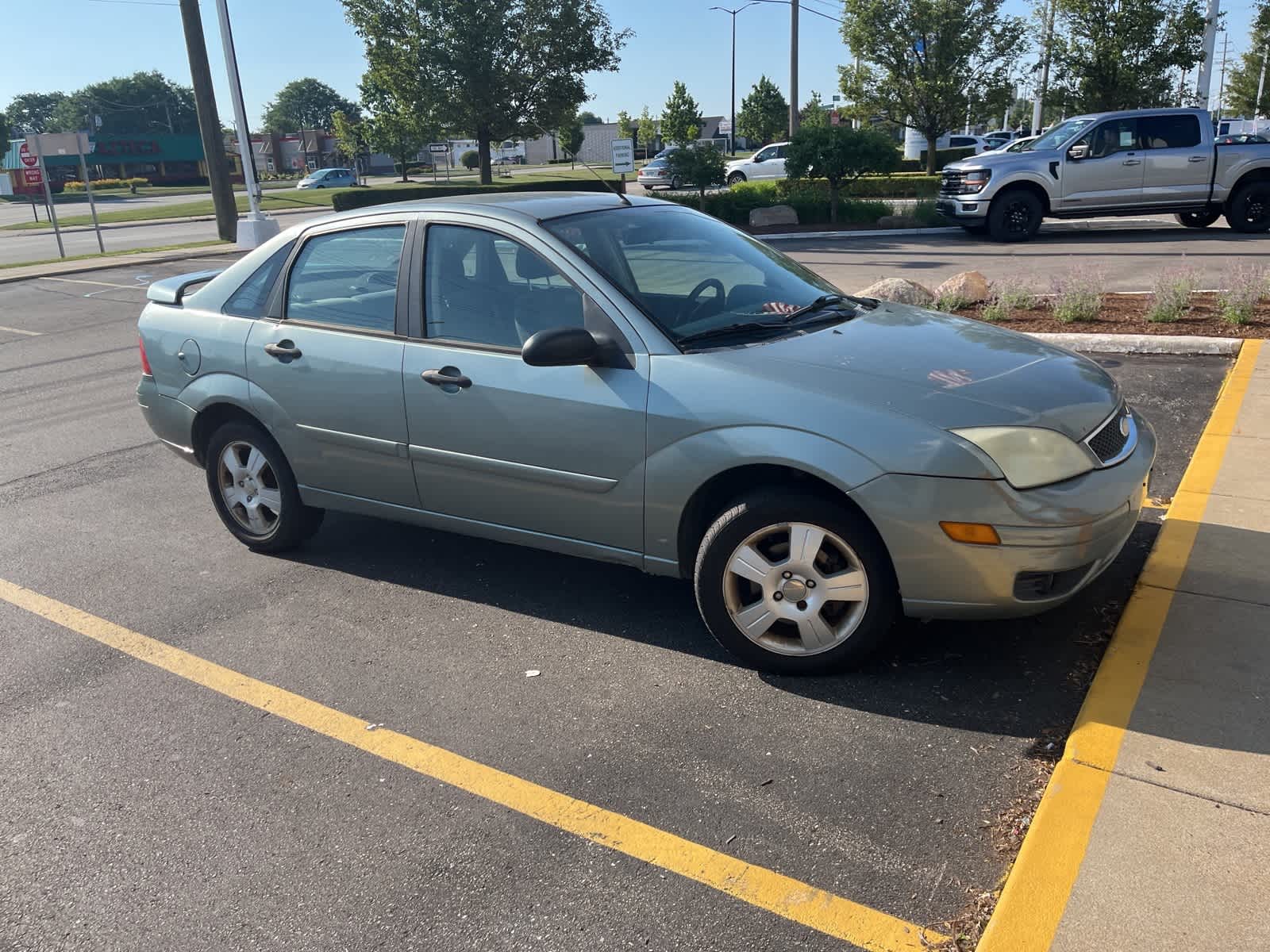 Thumbnail: 2006 Ford Focus - 17