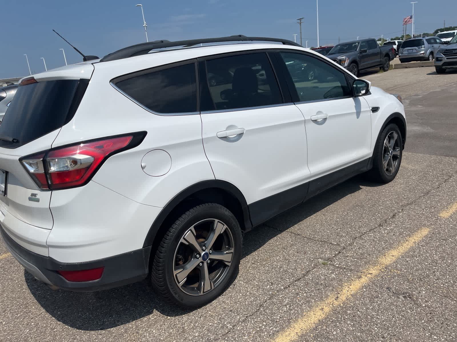 Thumbnail: 2017 Ford Escape - 13