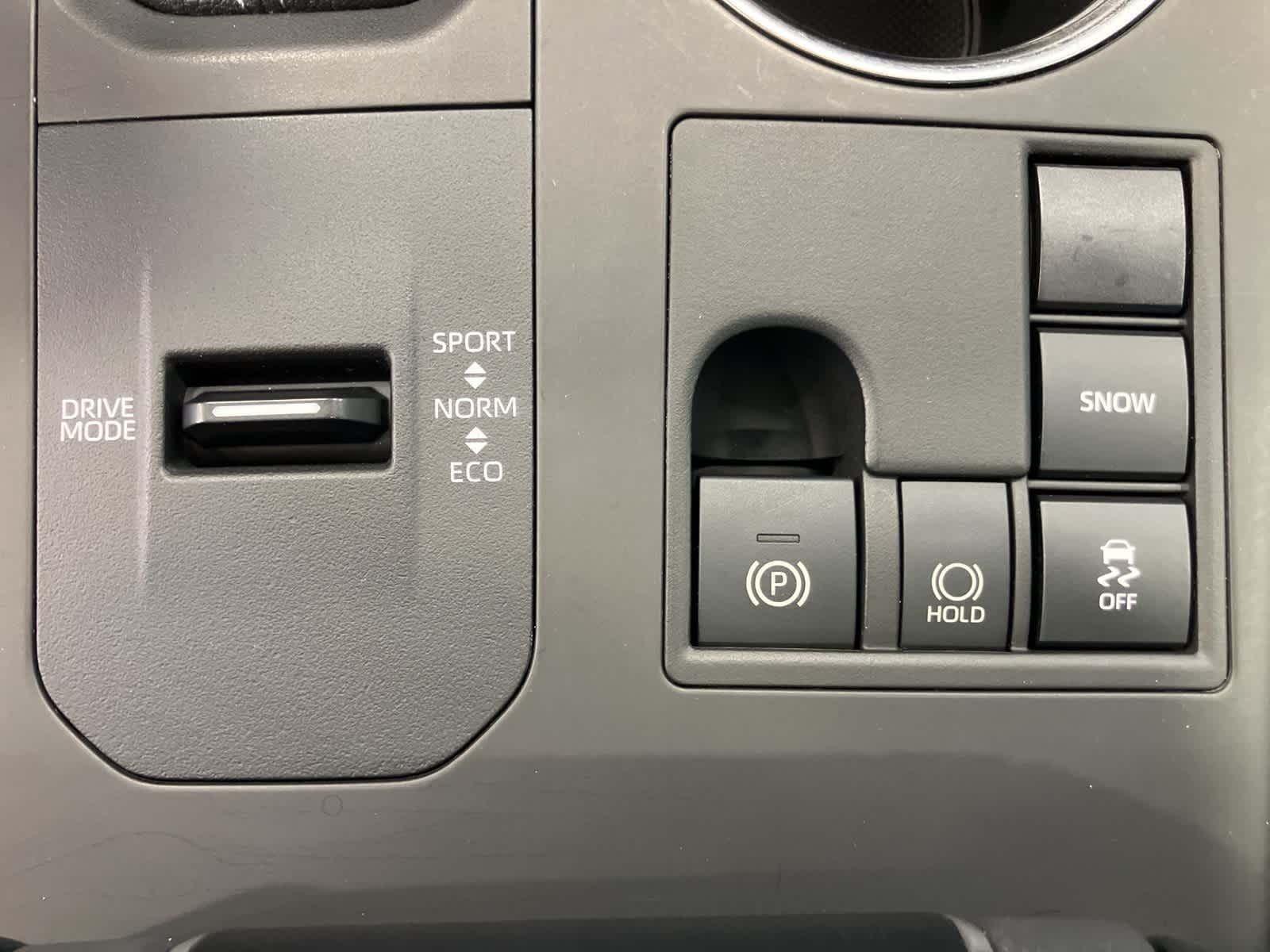 Thumbnail: 2023 Toyota Highlander - 18