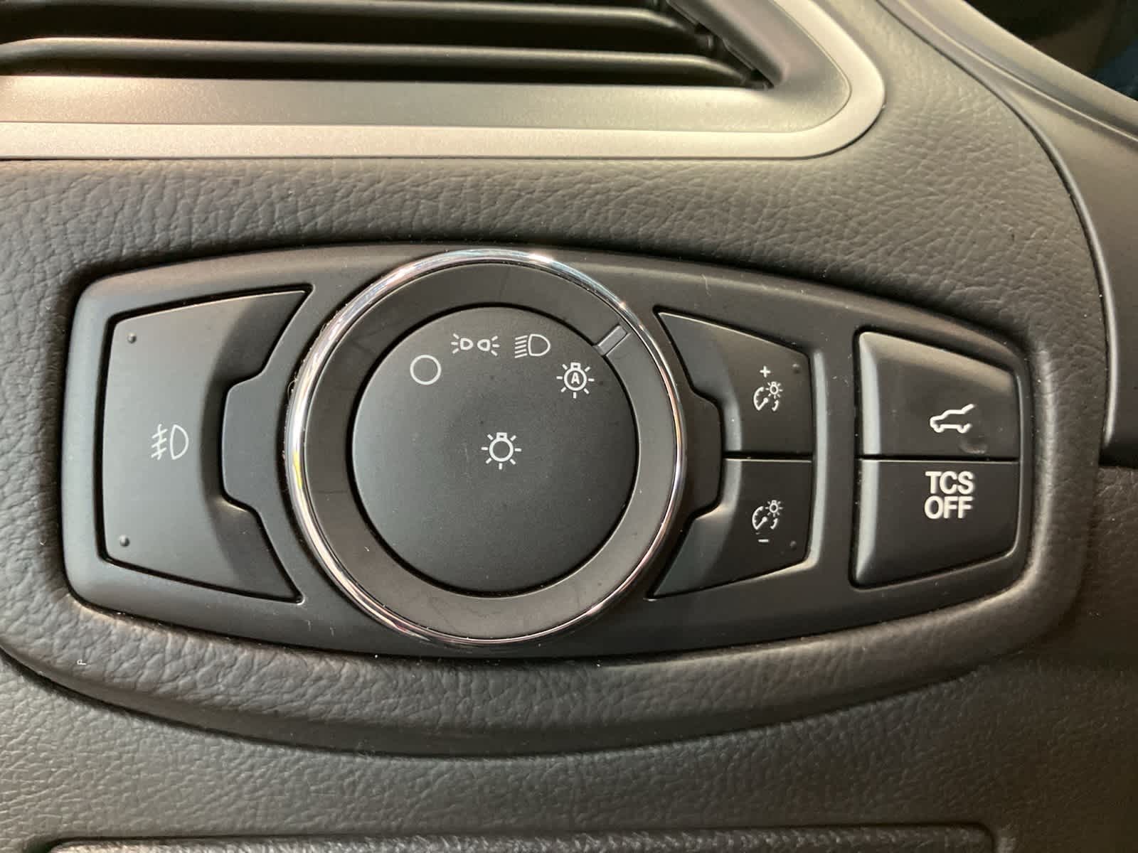 Thumbnail: 2022 Ford Edge - 14