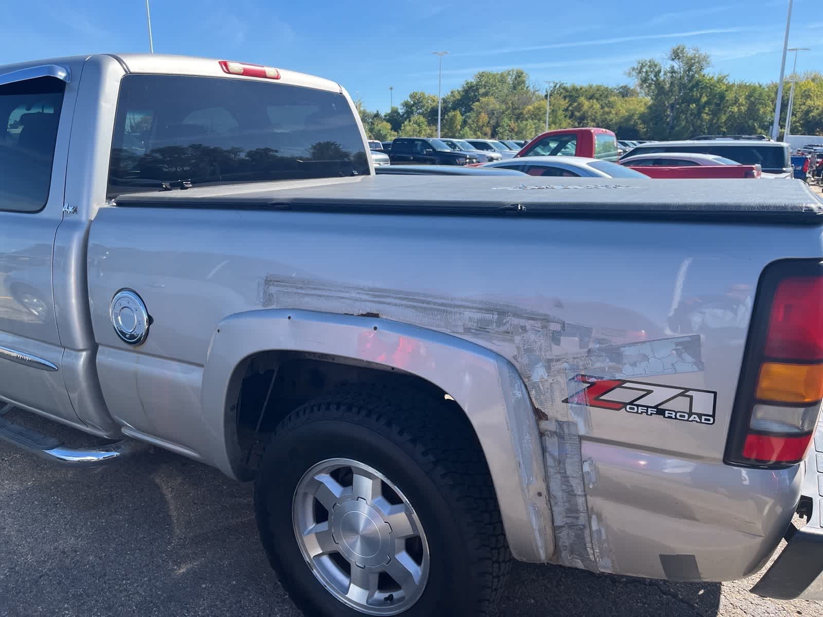 Thumbnail: 2005 GMC Sierra 1500 - 8