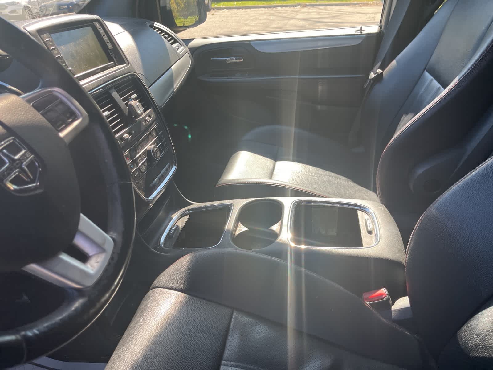Thumbnail: 2017 Dodge Grand Caravan - 24