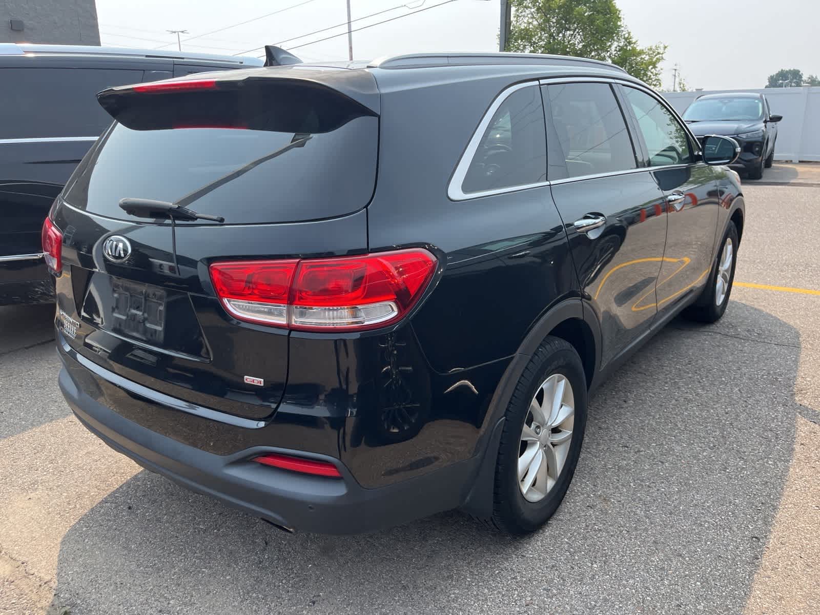 Thumbnail: 2016 Kia Sorento - 13