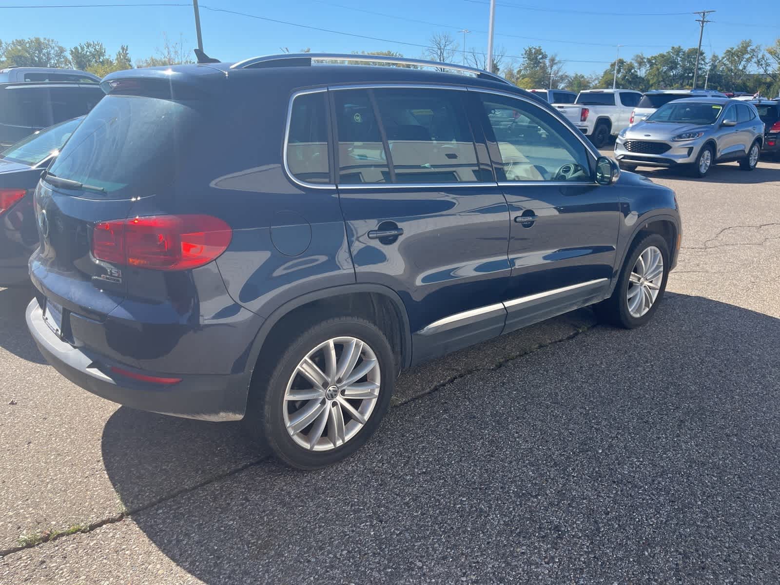 Thumbnail: 2016 Volkswagen Tiguan - 14