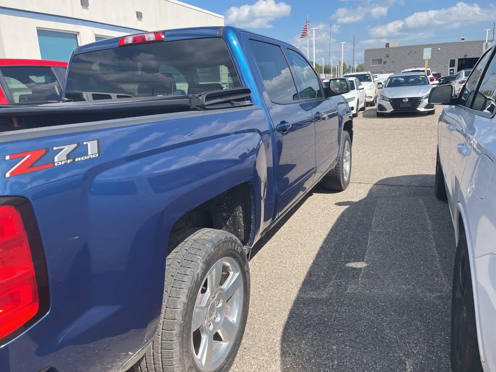 Thumbnail: 2018 Chevrolet Silverado 1500 - 14