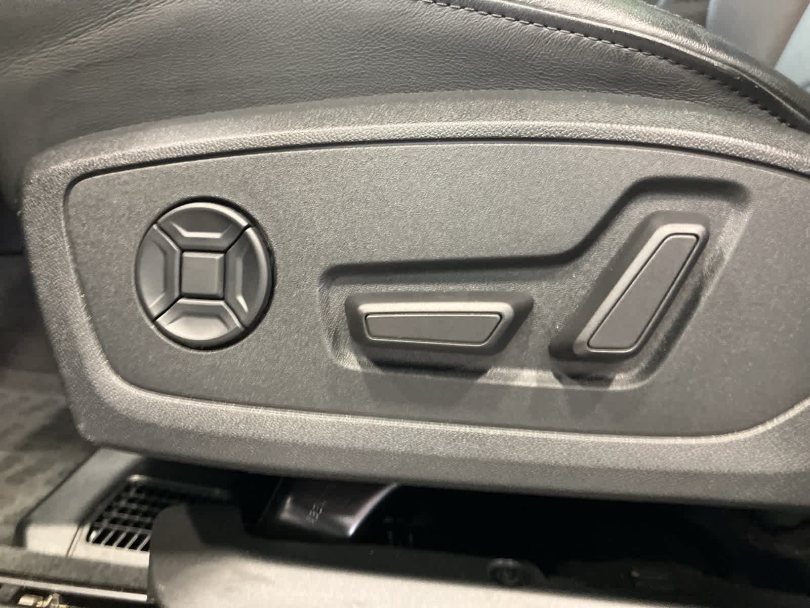 Thumbnail: 2022 Audi Q3 - 14