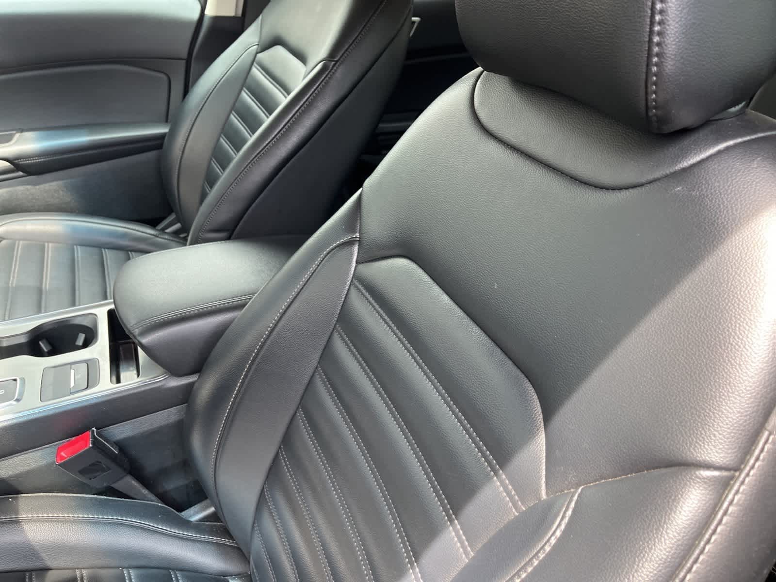 Thumbnail: 2022 Ford Edge - 22