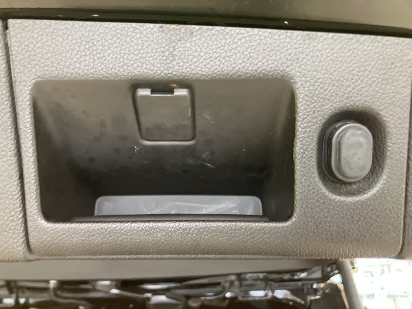 Thumbnail: 2017 Cadillac Escalade - 33