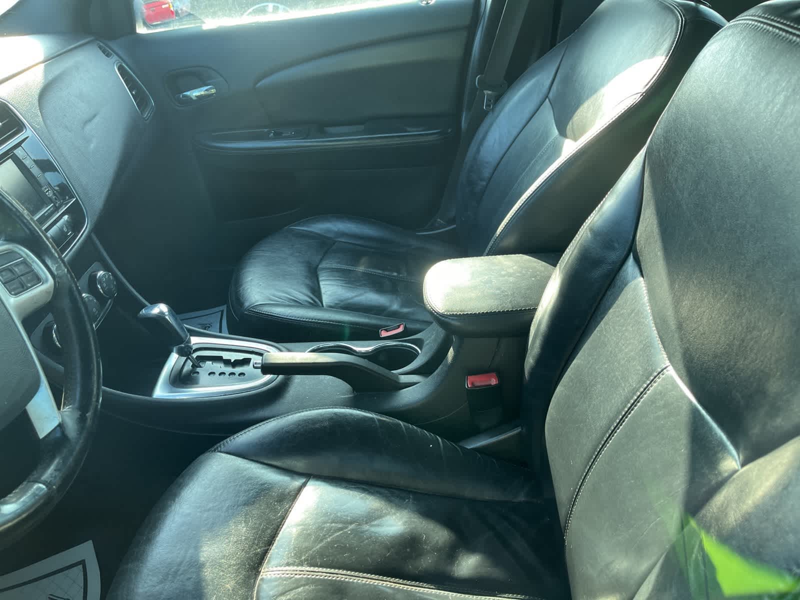 Thumbnail: 2012 Chrysler 200 - 24