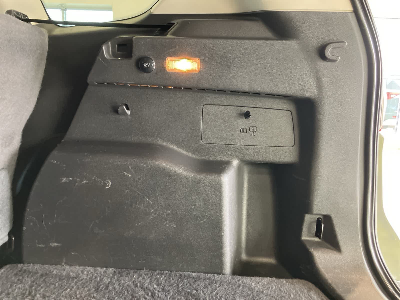 Thumbnail: 2015 Ford Escape - 28