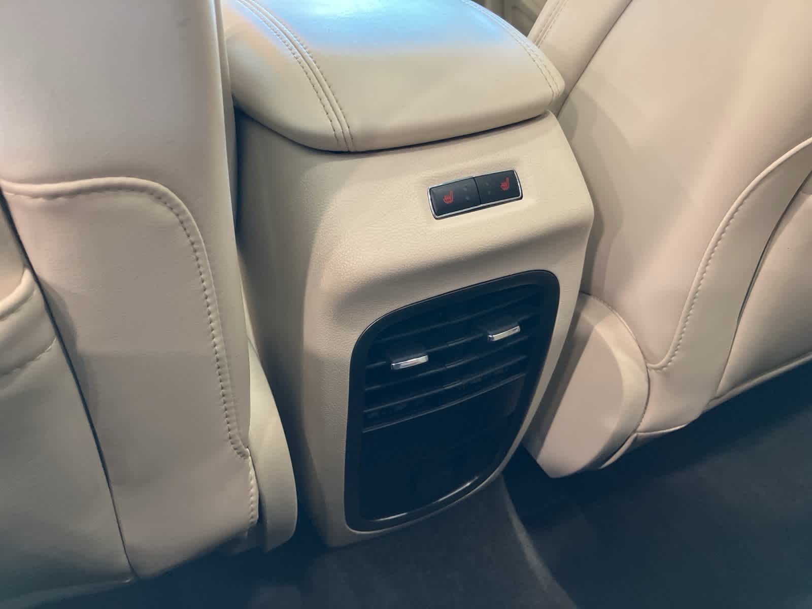 Thumbnail: 2016 Lincoln MKC - 26