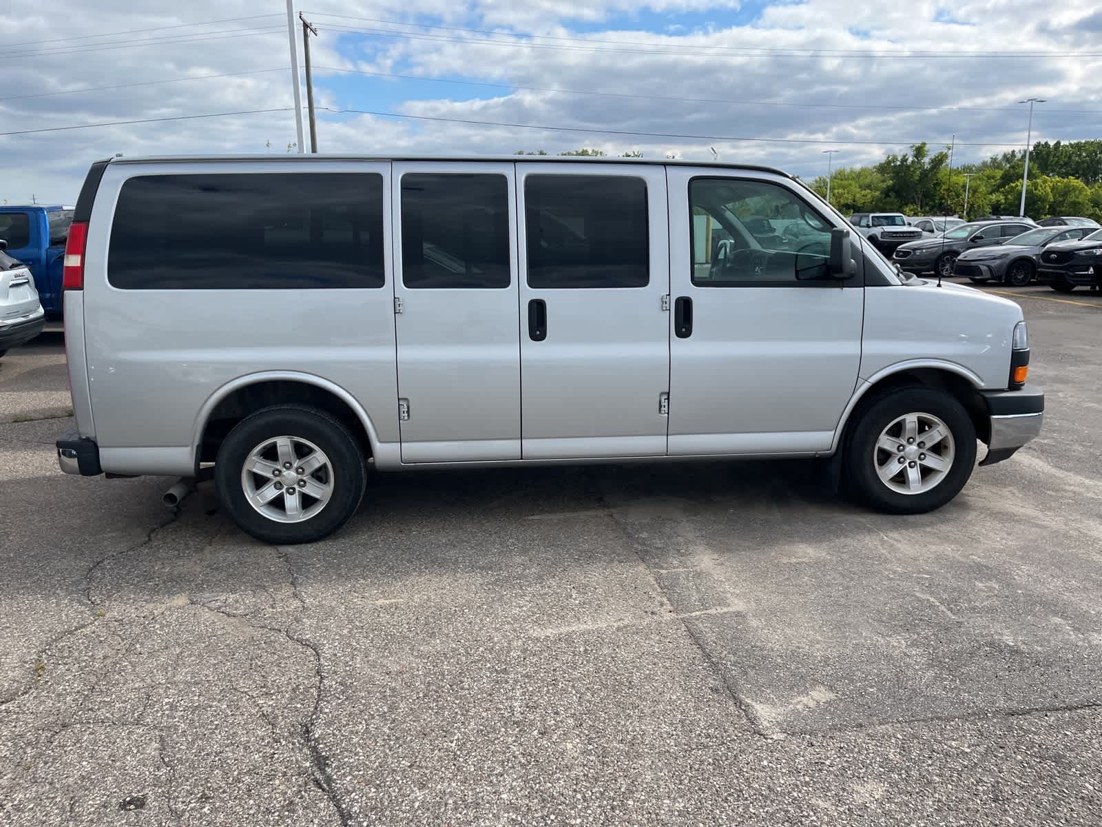Thumbnail: 2014 GMC Savana - 14