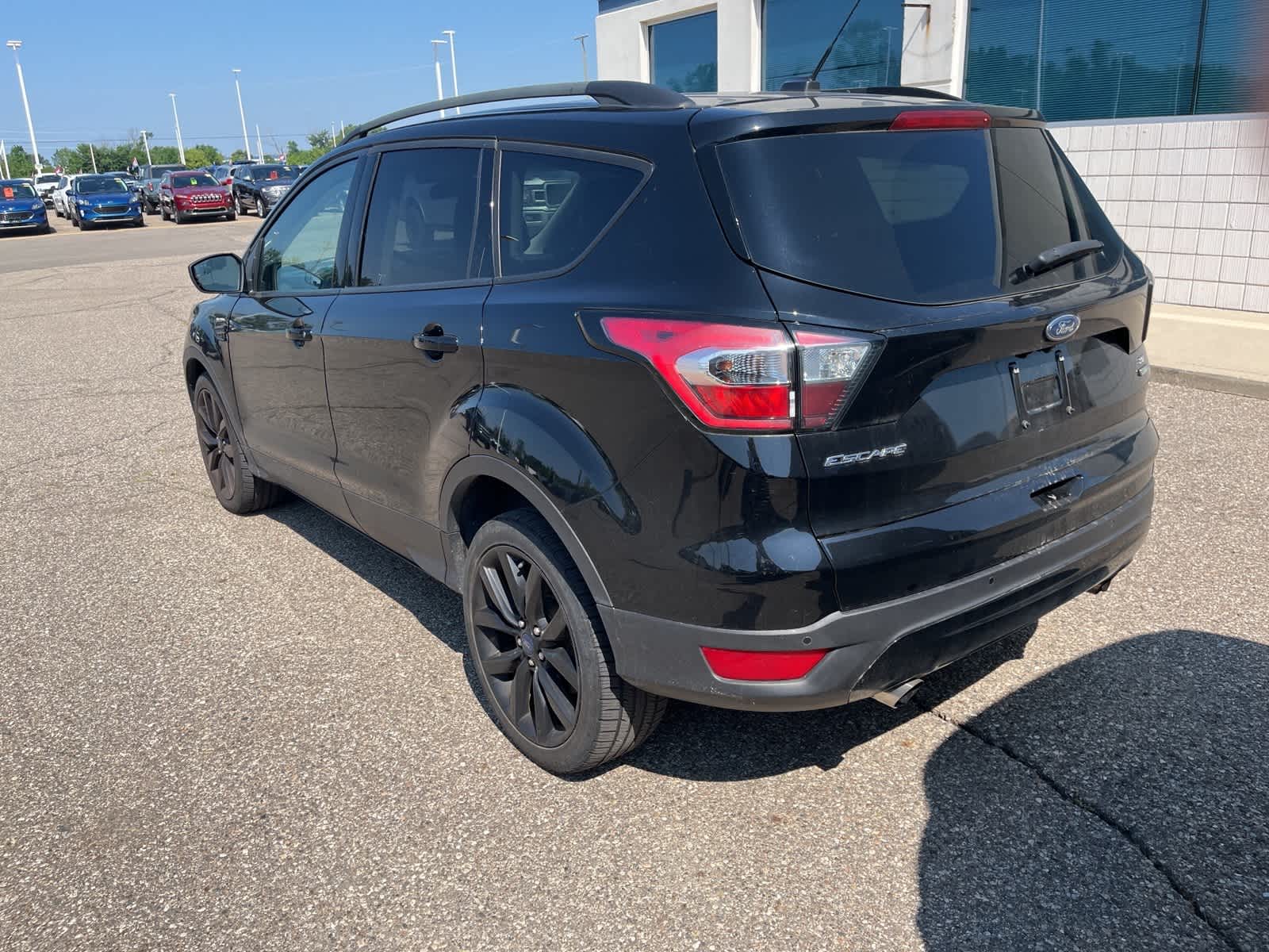 Thumbnail: 2017 Ford Escape - 8