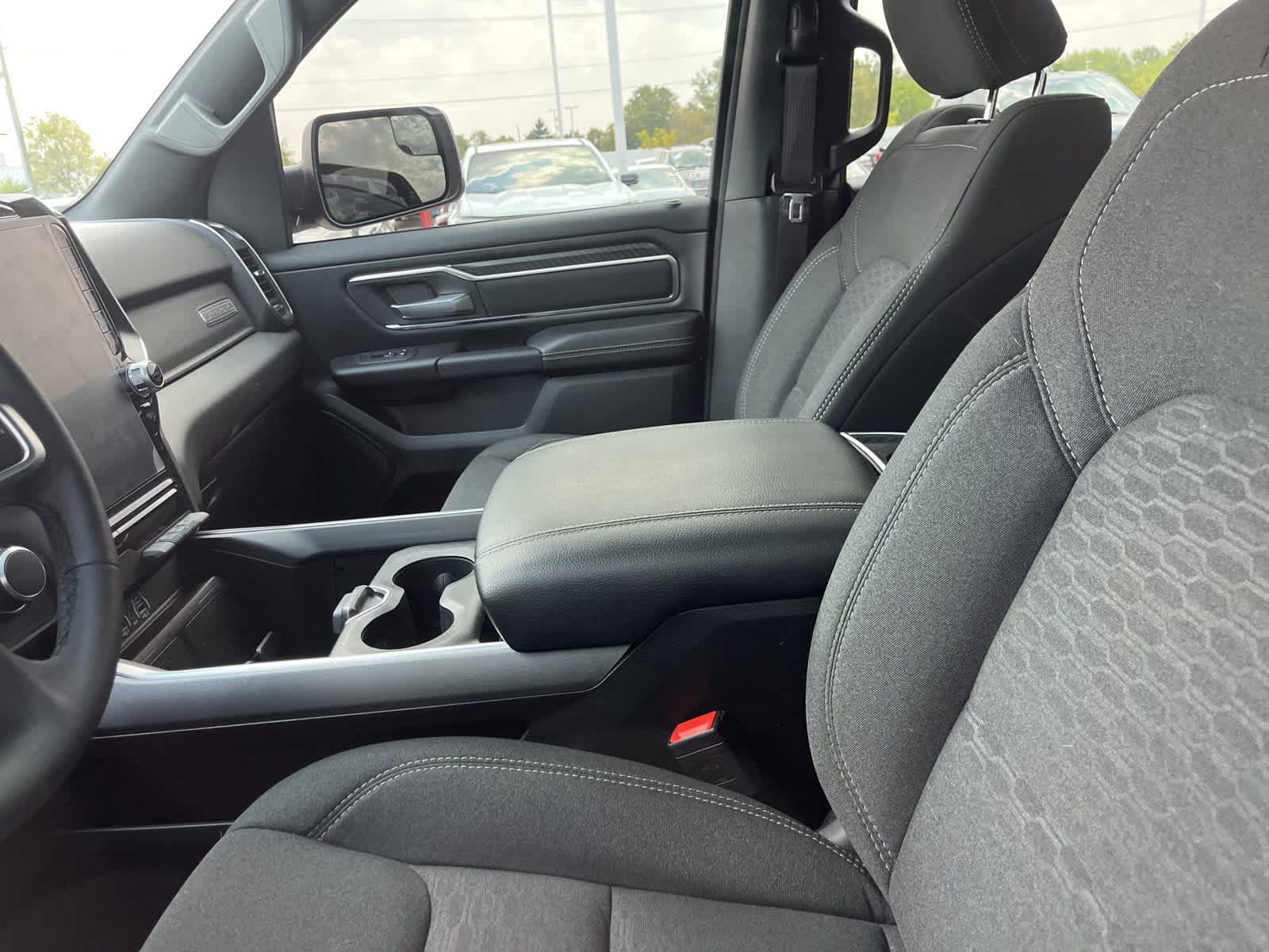 2025 RAM 1500 Big Horn 24