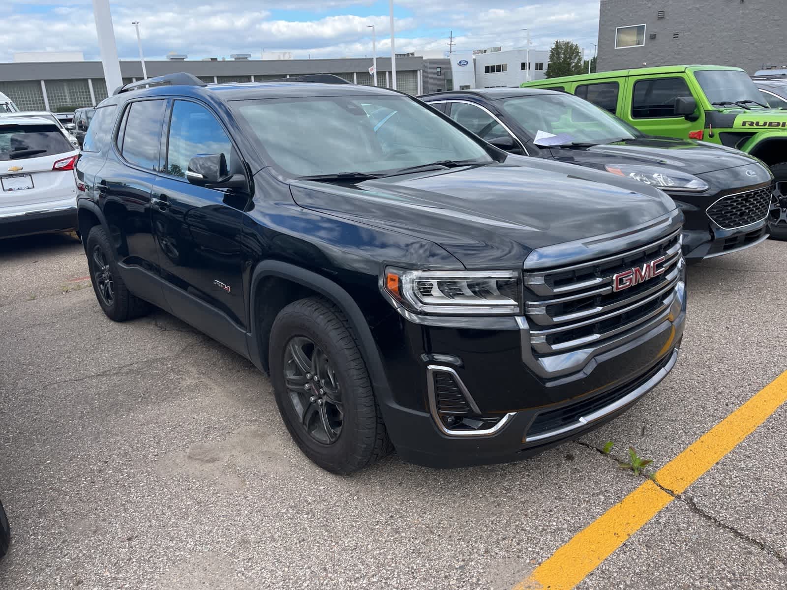 Thumbnail: 2023 GMC Acadia - 18